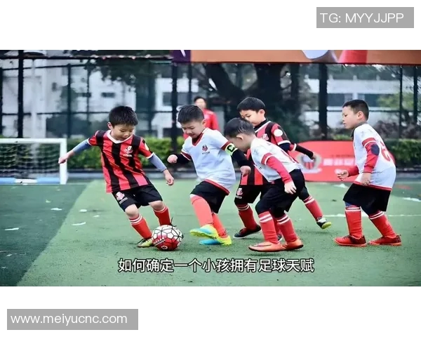 足球明星与孩子们的温馨瞬间高清图片分享